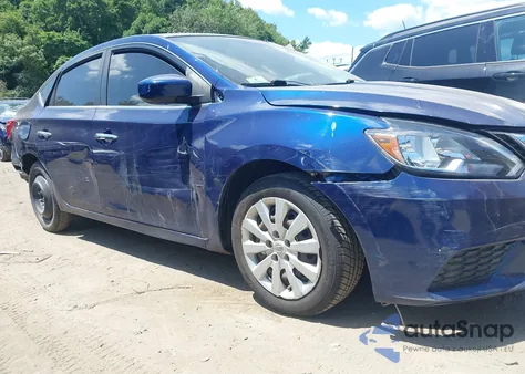 2017 Nissan Sentra S z USA, uszkodzony, nr VIN 3N1AB7AP4HY245102